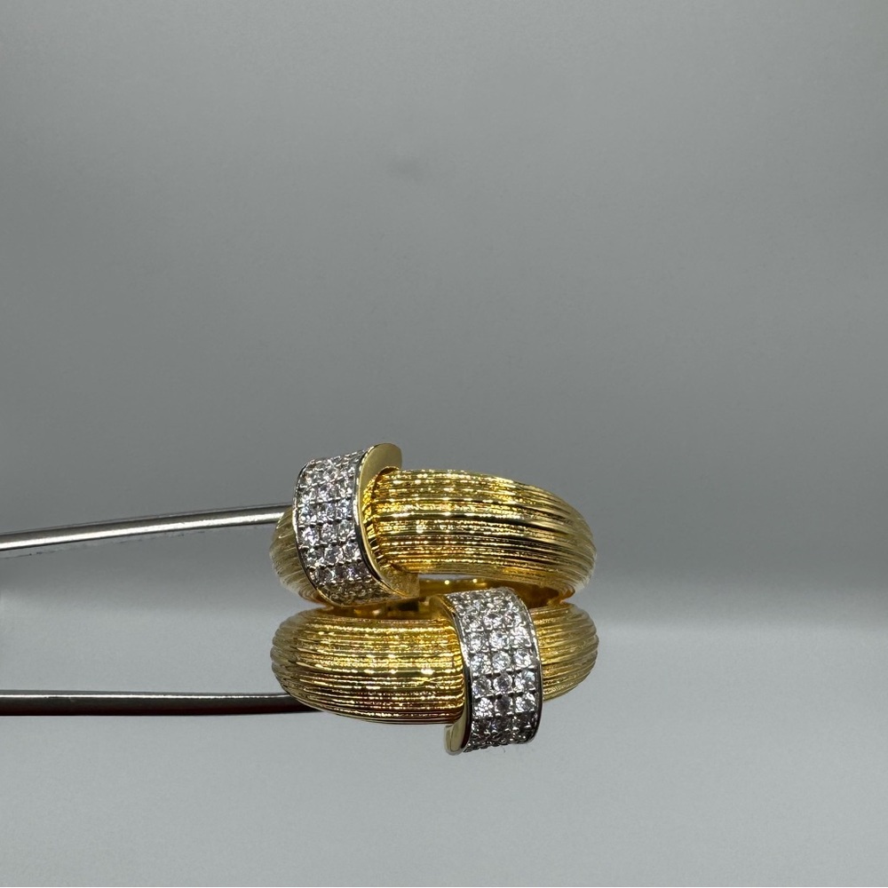 18k Asymmetrical Double Band - Picture 6 of 12